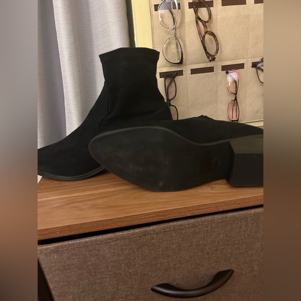 Boot - Picture 4 of 5